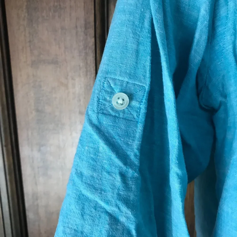 Banana Republic Teal Button-Down w/Convertible Sleeves Large